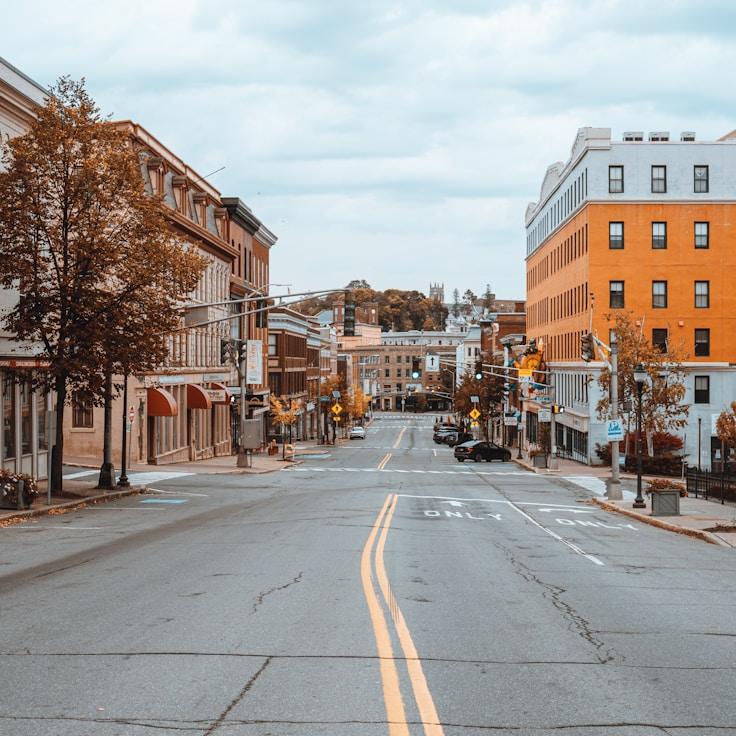 Avery Bennett - Expat family life guide in United States